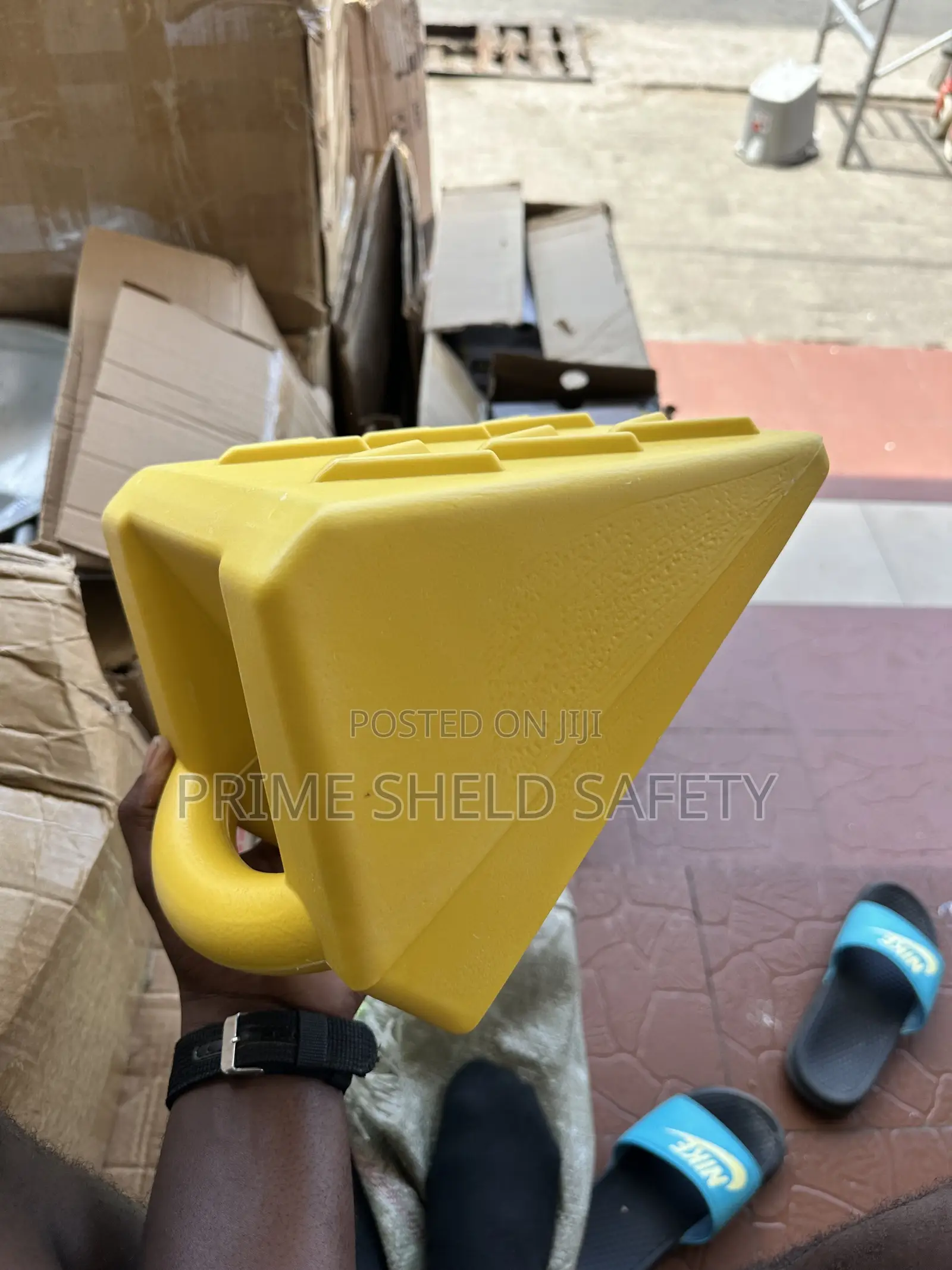 Heavy-Duty Rubber Wheel Chock