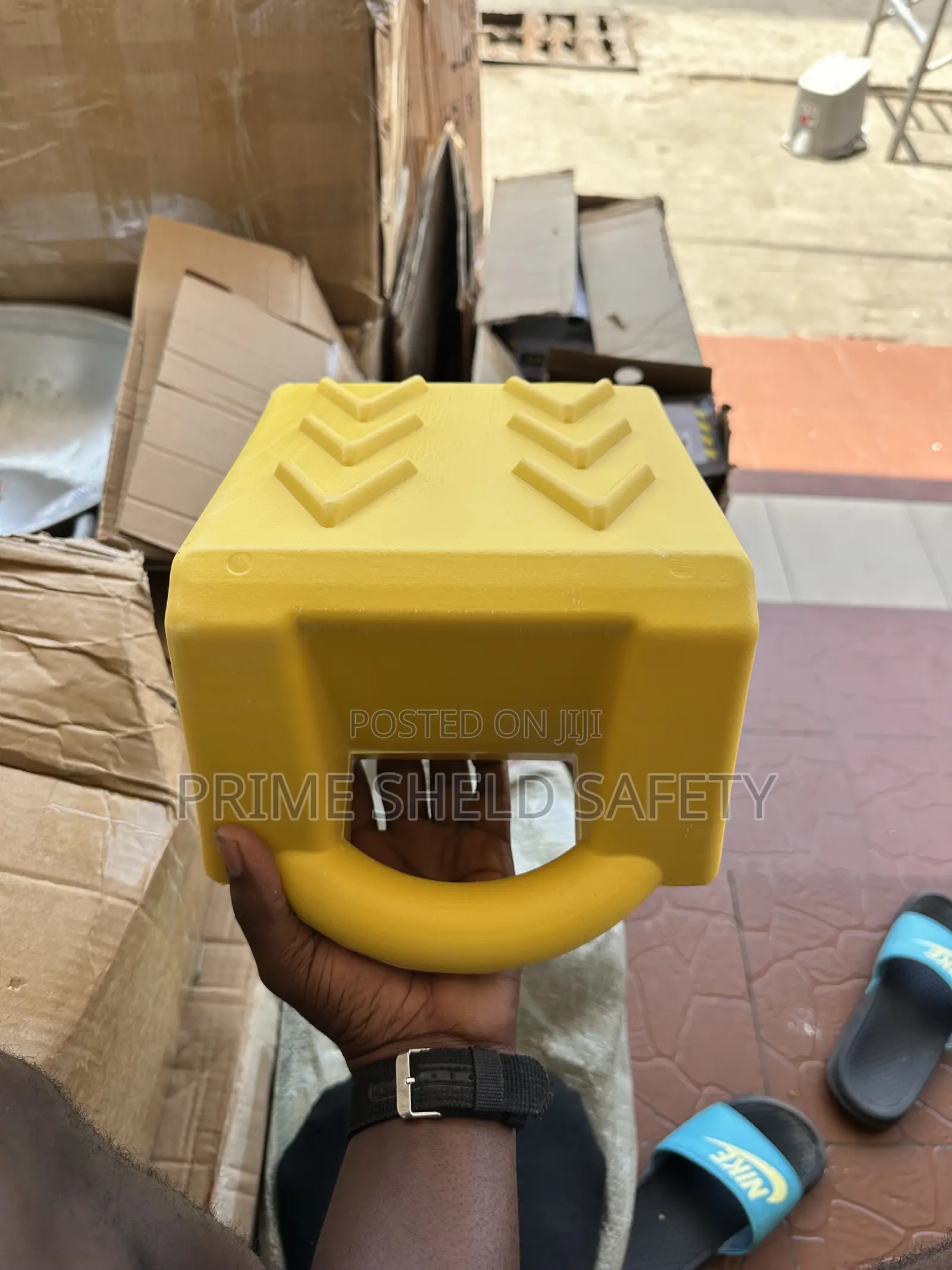 Heavy-Duty Rubber Wheel Chock