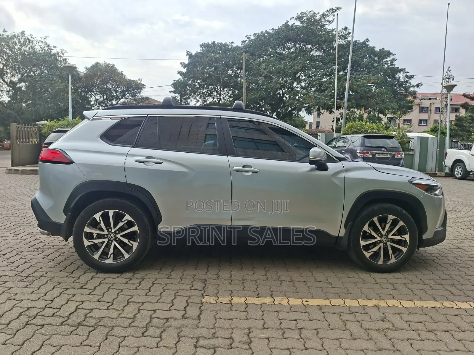 Toyota Corolla Cross XLE 2023 Gray