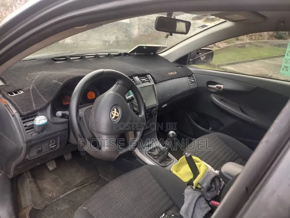 Toyota Corolla 2010 Black