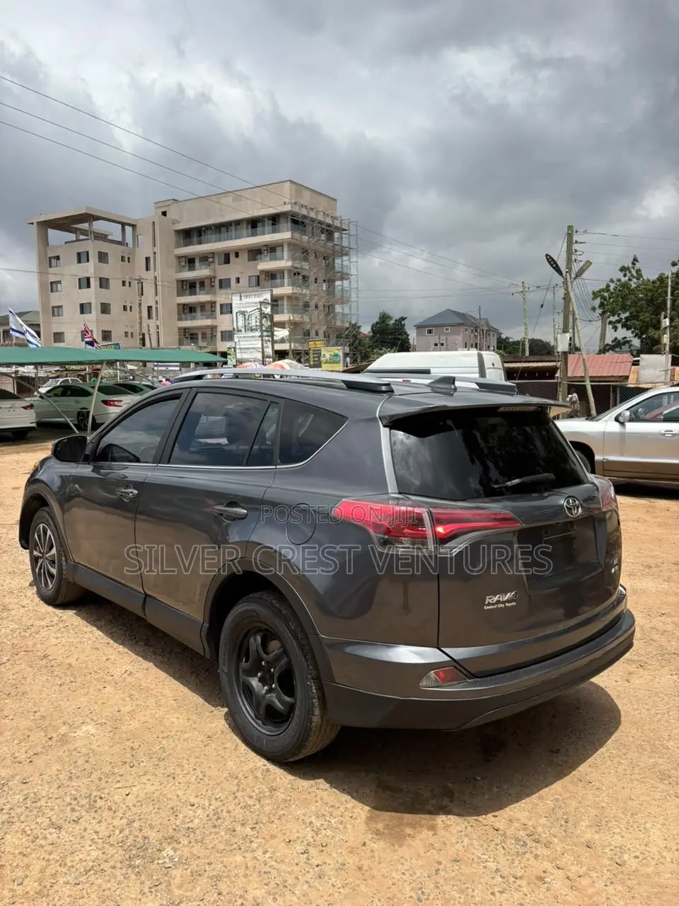 Toyota RAV4 LE AWD (2.5L 4cyl 6A) 2017 Gray