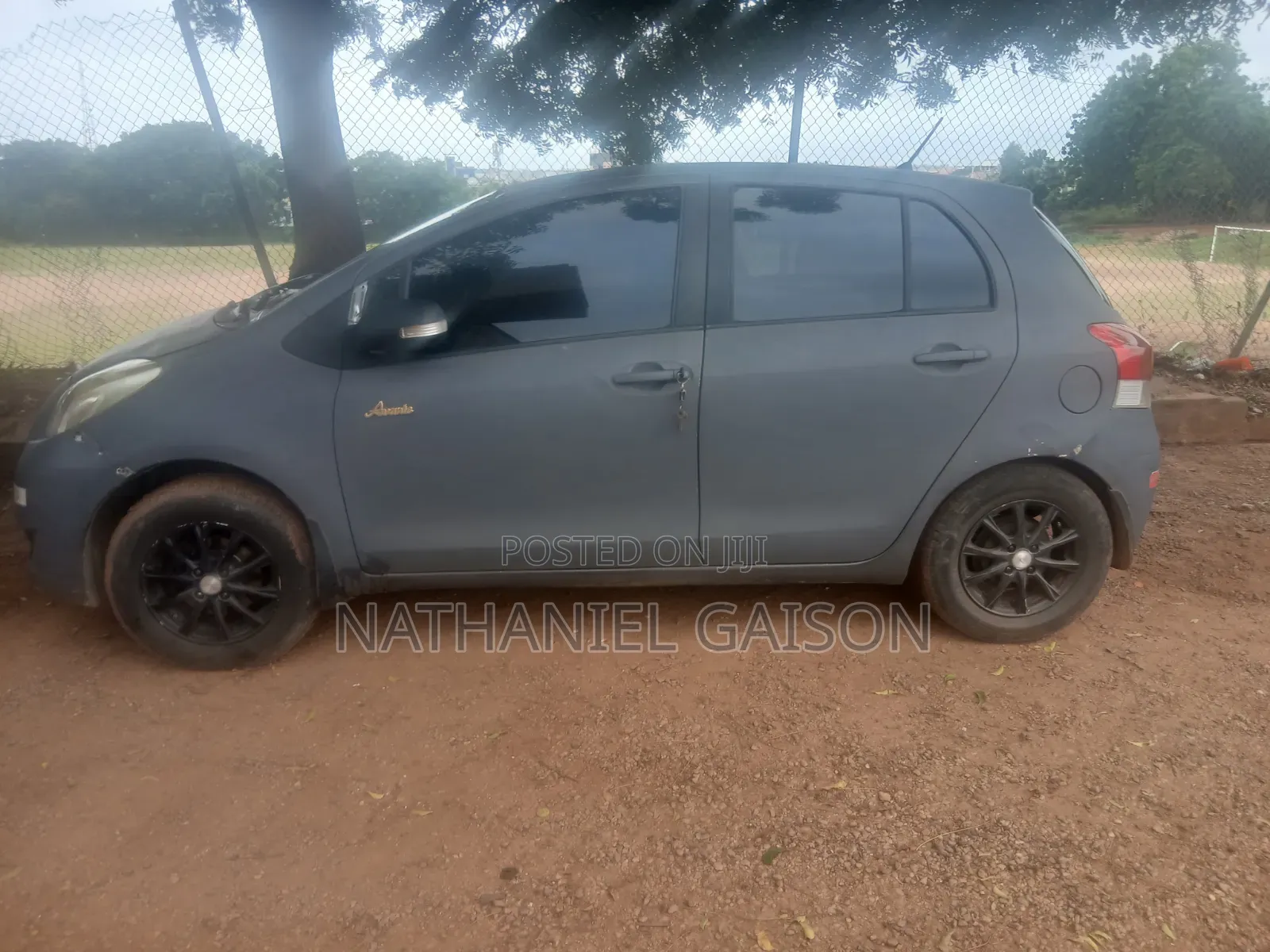 Toyota Vitz 2010 Gray