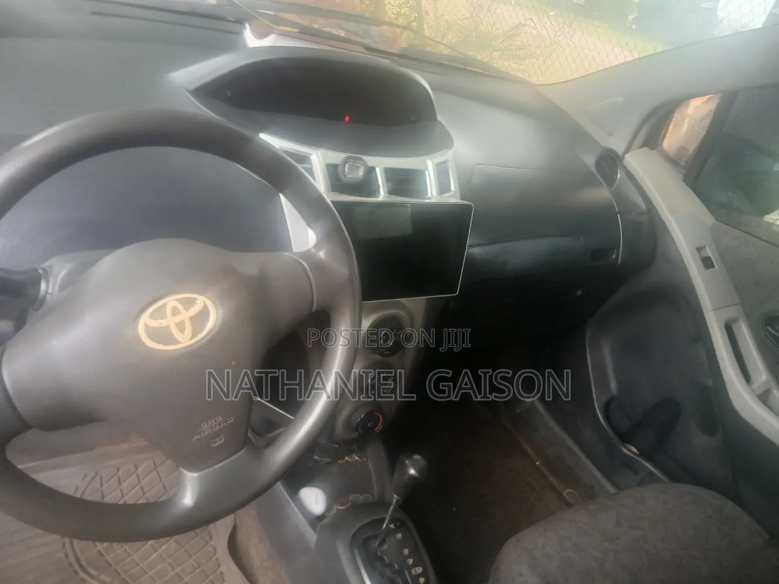 Toyota Vitz 2010 Gray