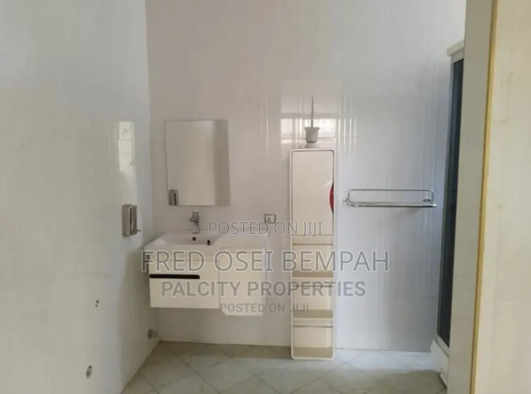 6bdrm Mansion in Kumasi Metropolitan for sale