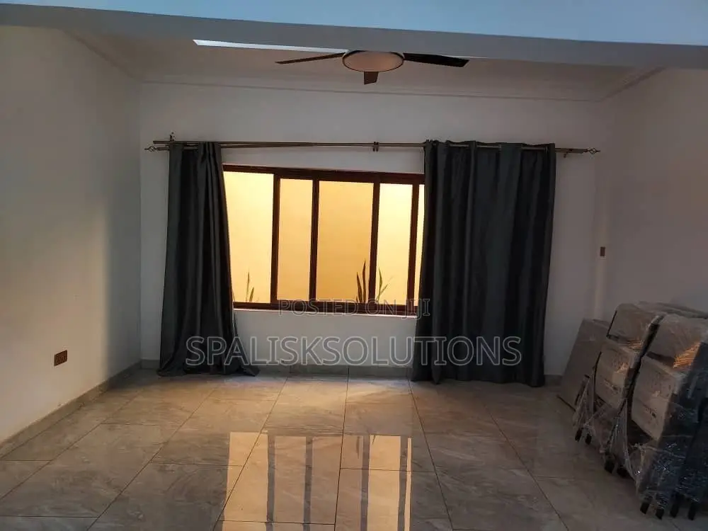 4bdrm House in Adenta, Prisons for sale