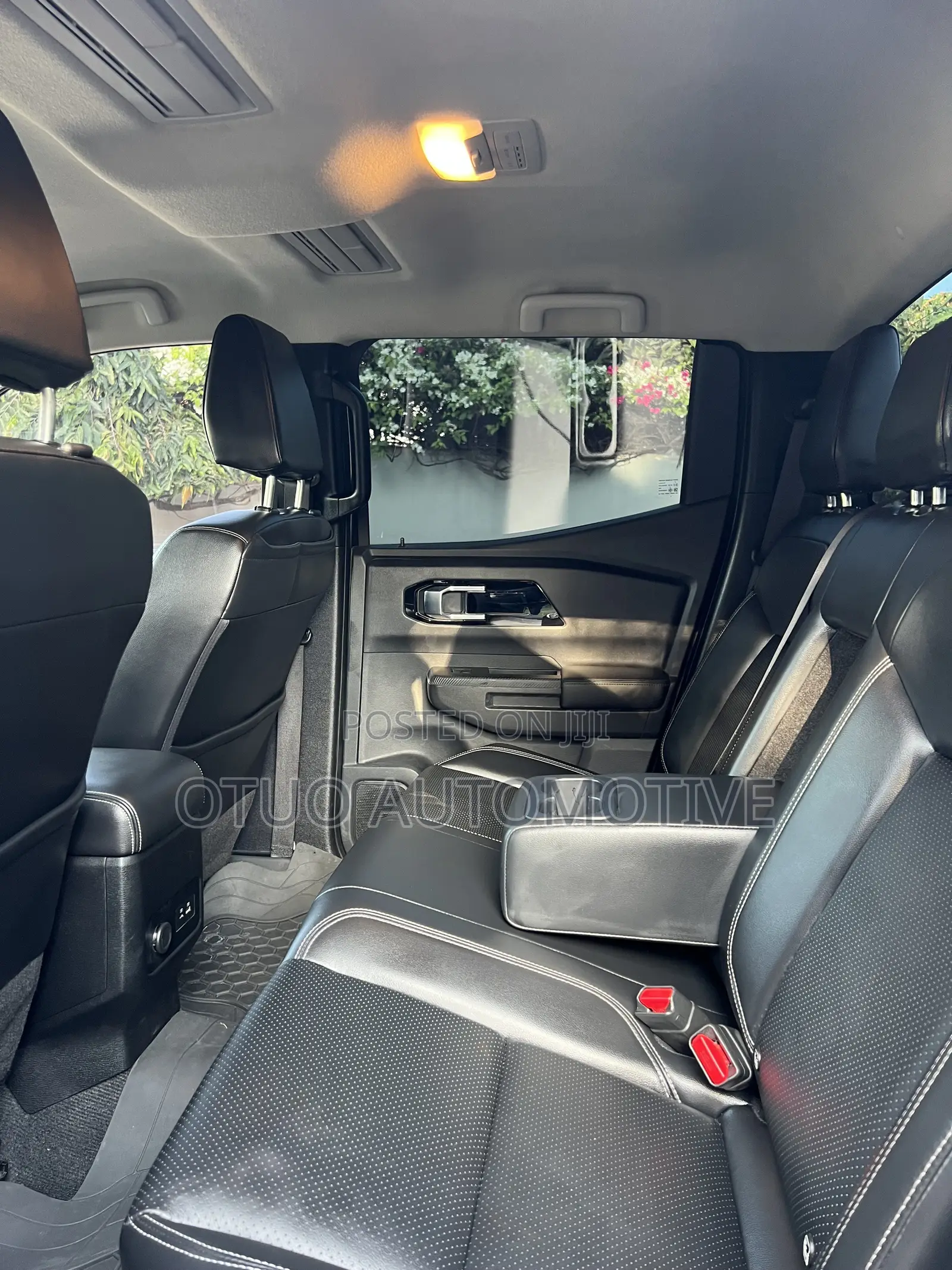 New Mitsubishi L200 2025 Gray