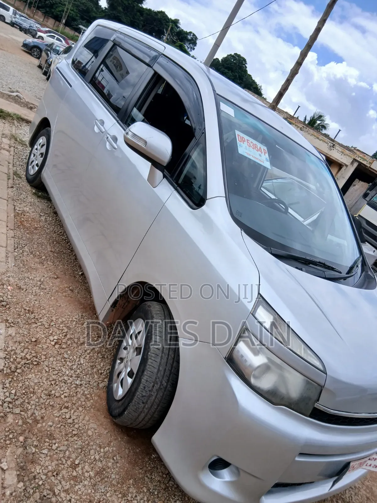 Toyota Voxy 2012 Silver