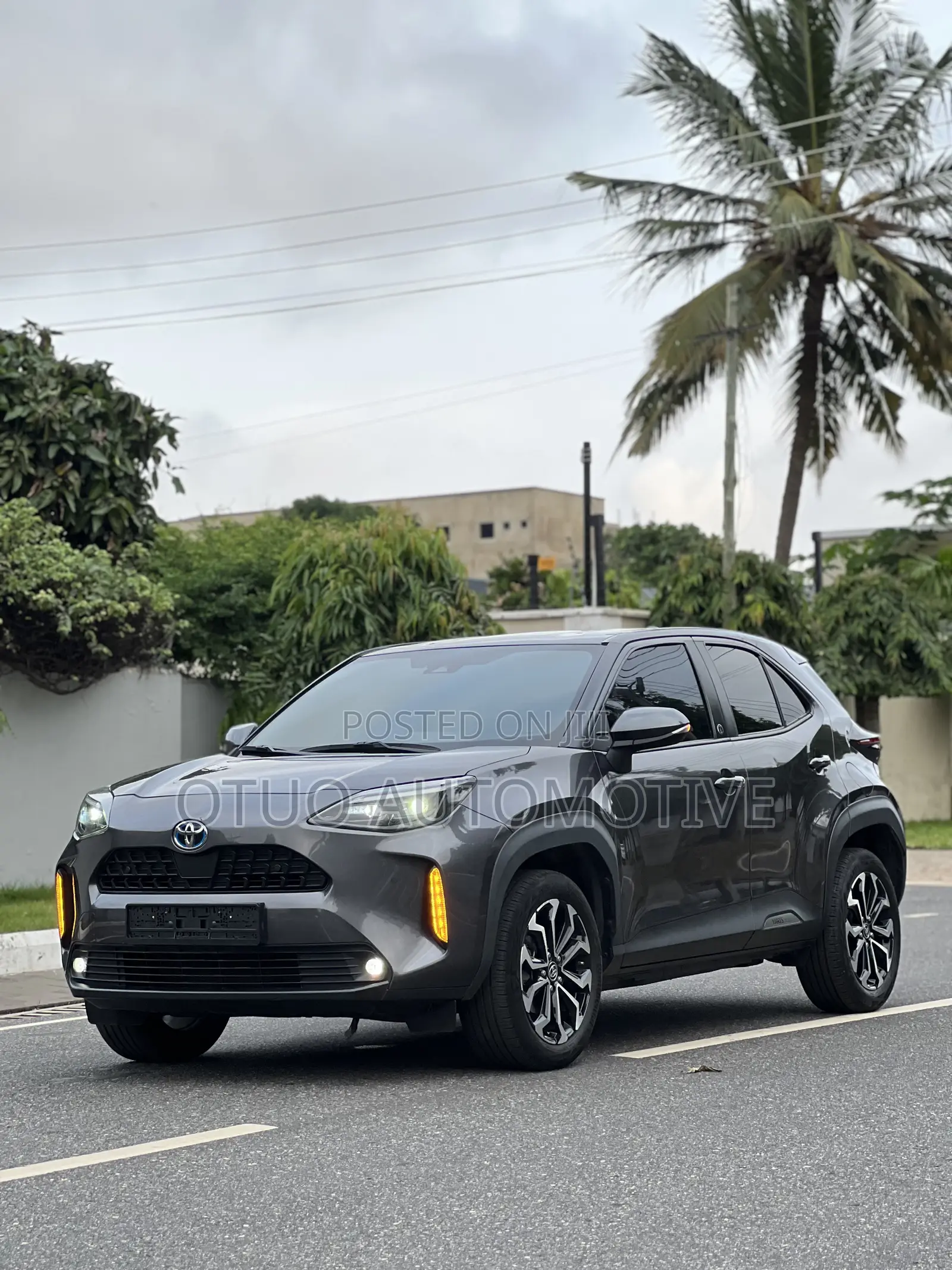Toyota Yaris Cross 1.5 Hybrid AWD 2022 Gray