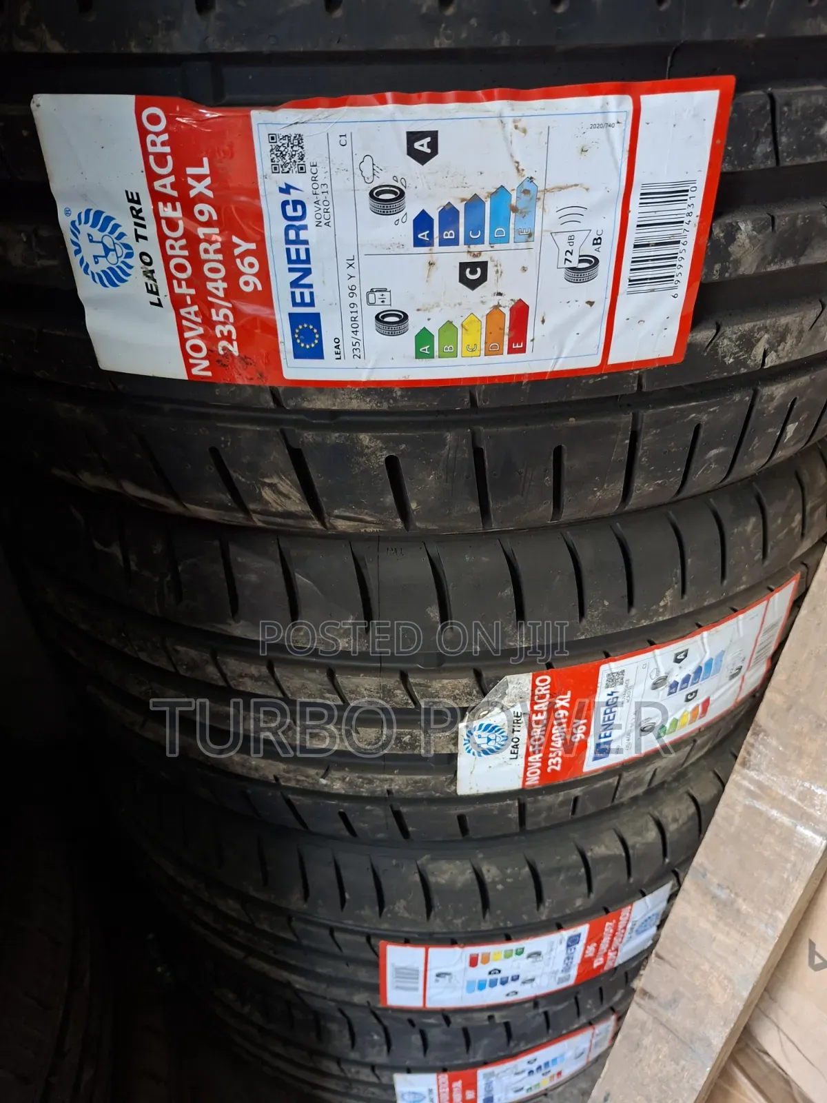 235/40r19 96y Leao Tire