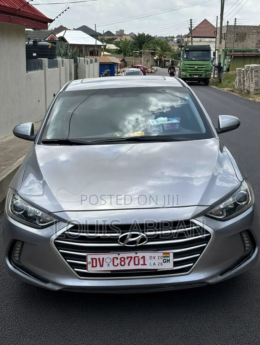Hyundai Elantra SE Sedan FWD (2.0L 4cyl 6M) 2017 Silver