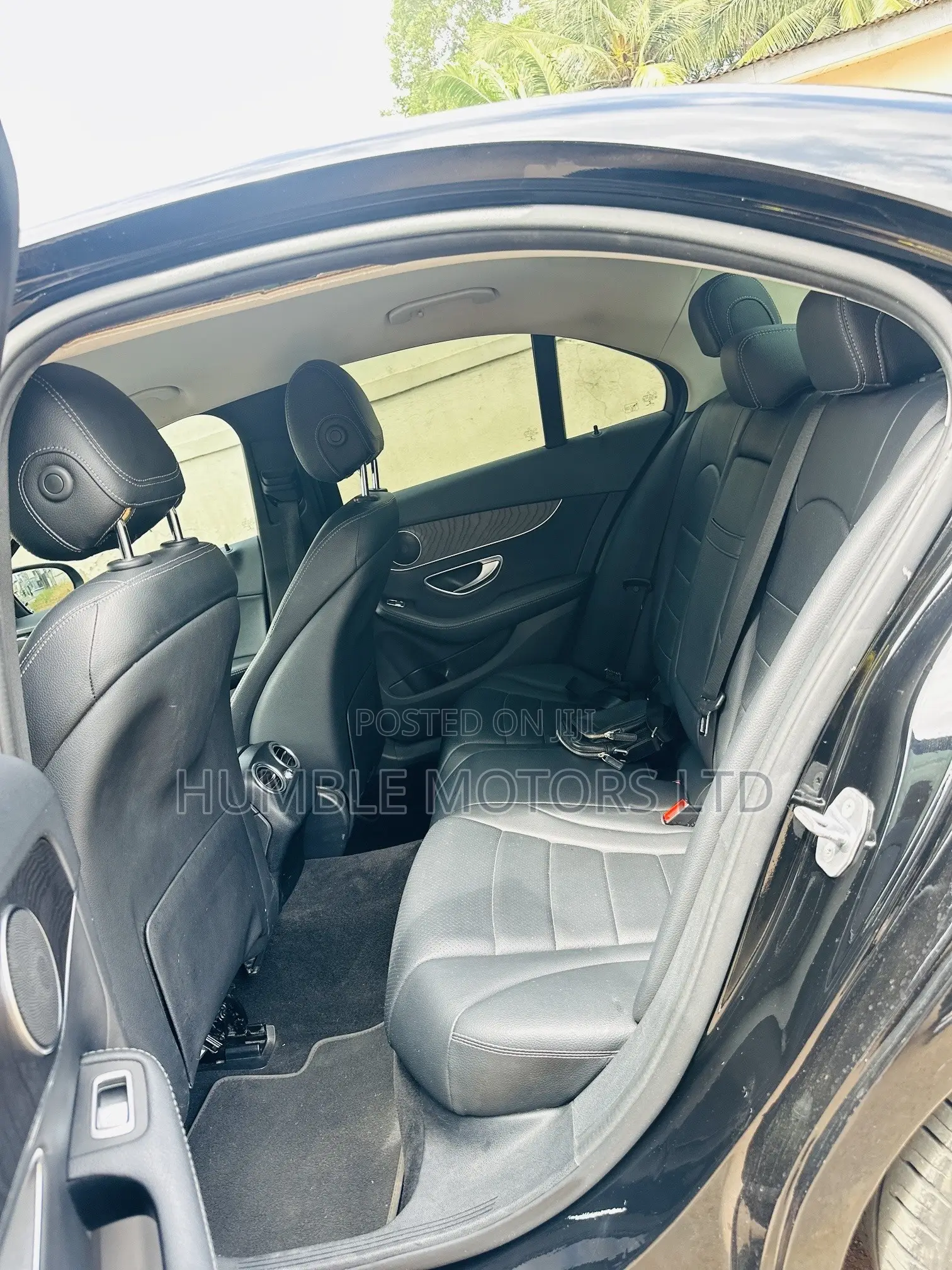 Mercedes-Benz C300 2017 Black
