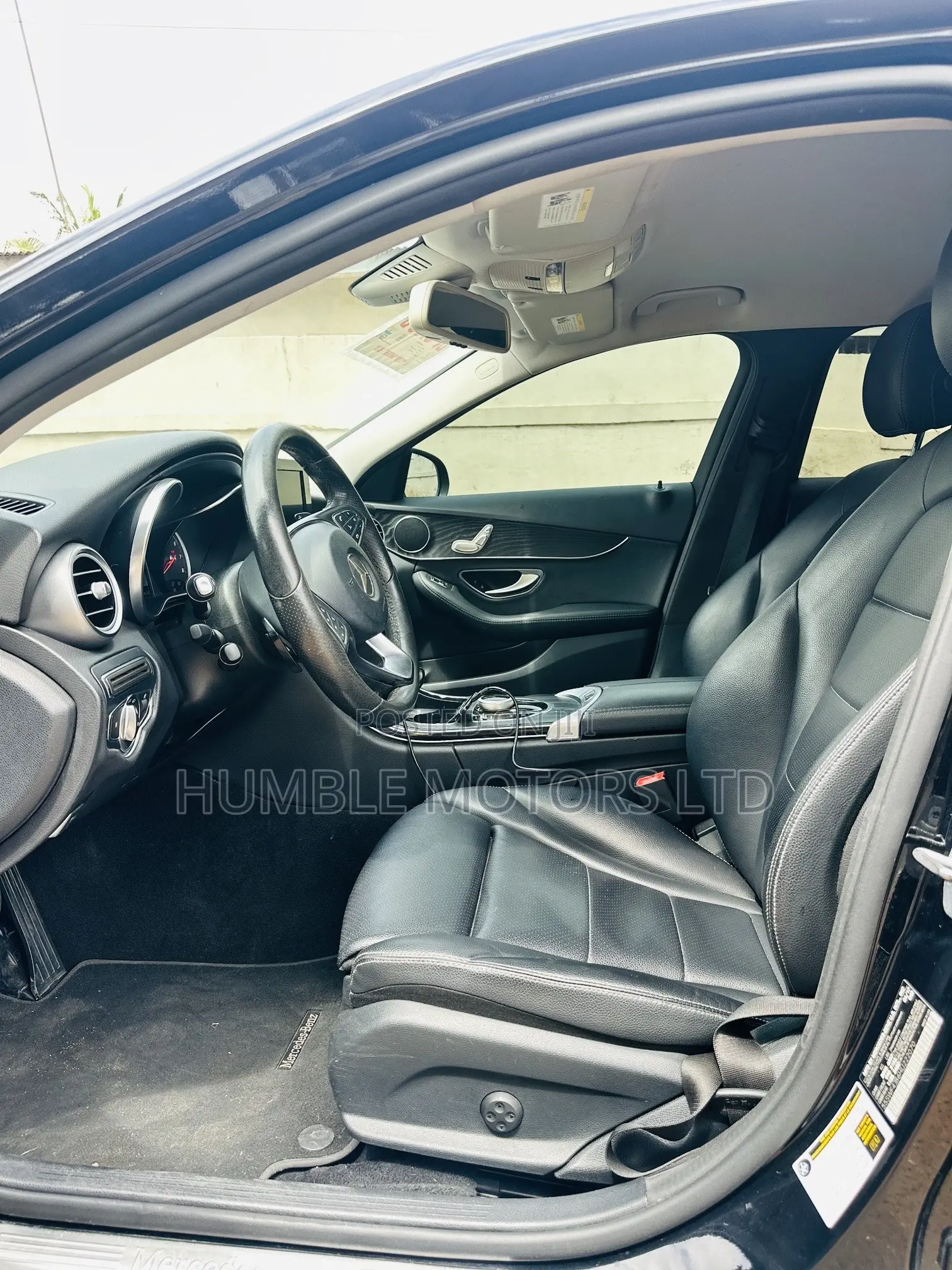 Mercedes-Benz C300 2017 Black