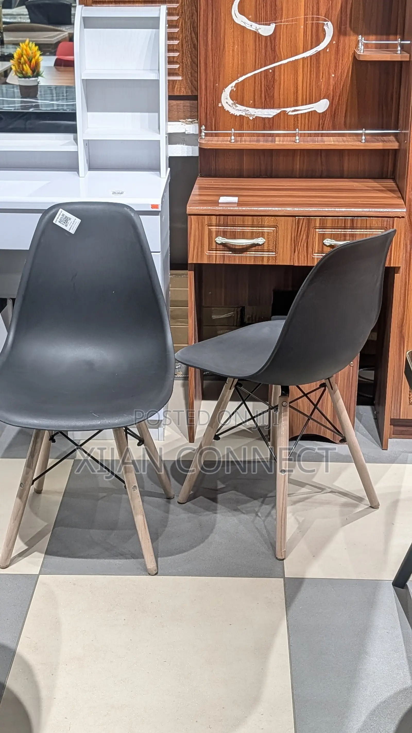 Modern Black Dining Chair – Wooden Legs | Stylish Comfortable
