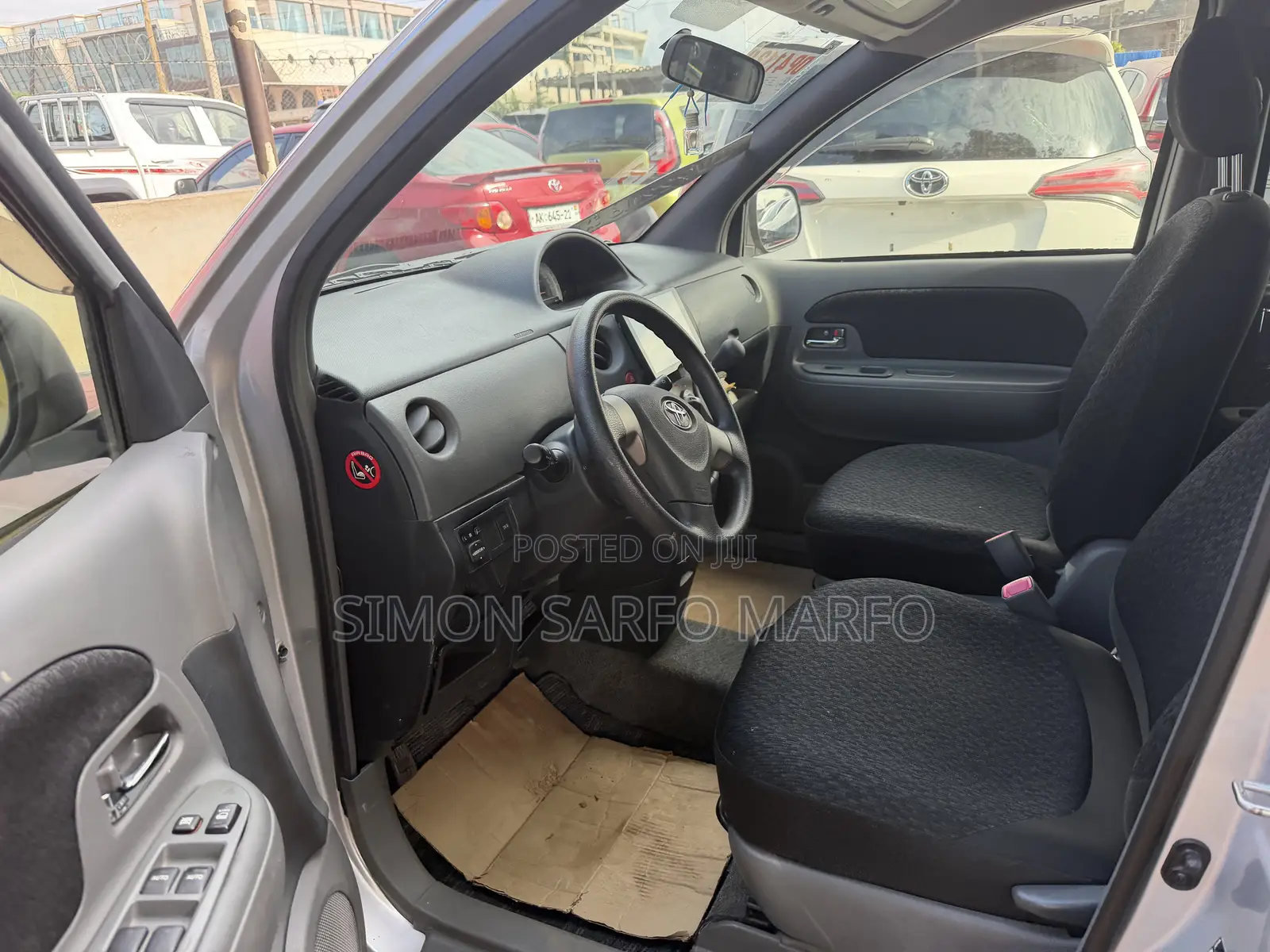 Toyota Sienta 1.5 AWD 2012 Silver