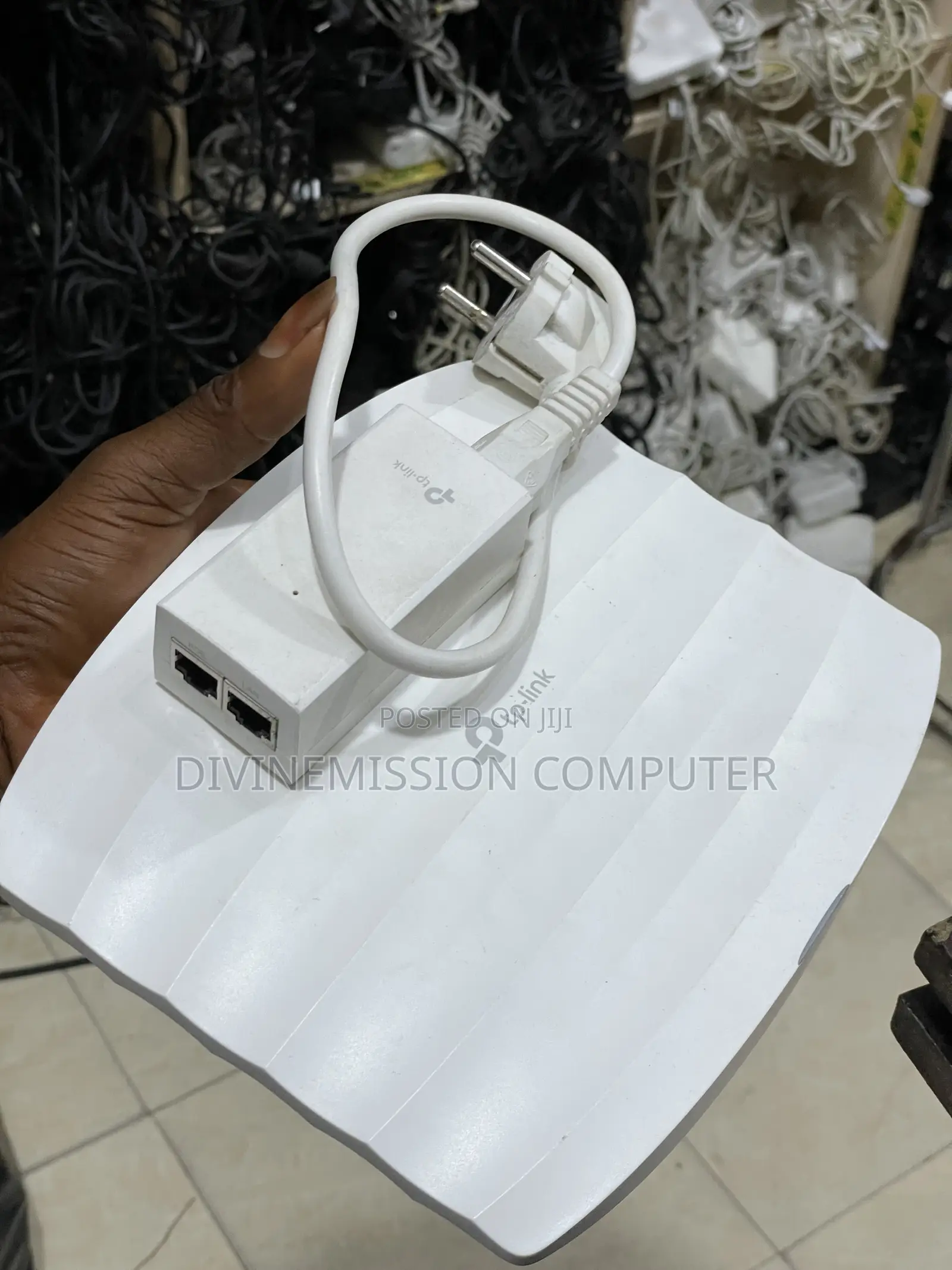 TP Link EAP225 Omada, AC 1350 Wireless Band Gigabit .