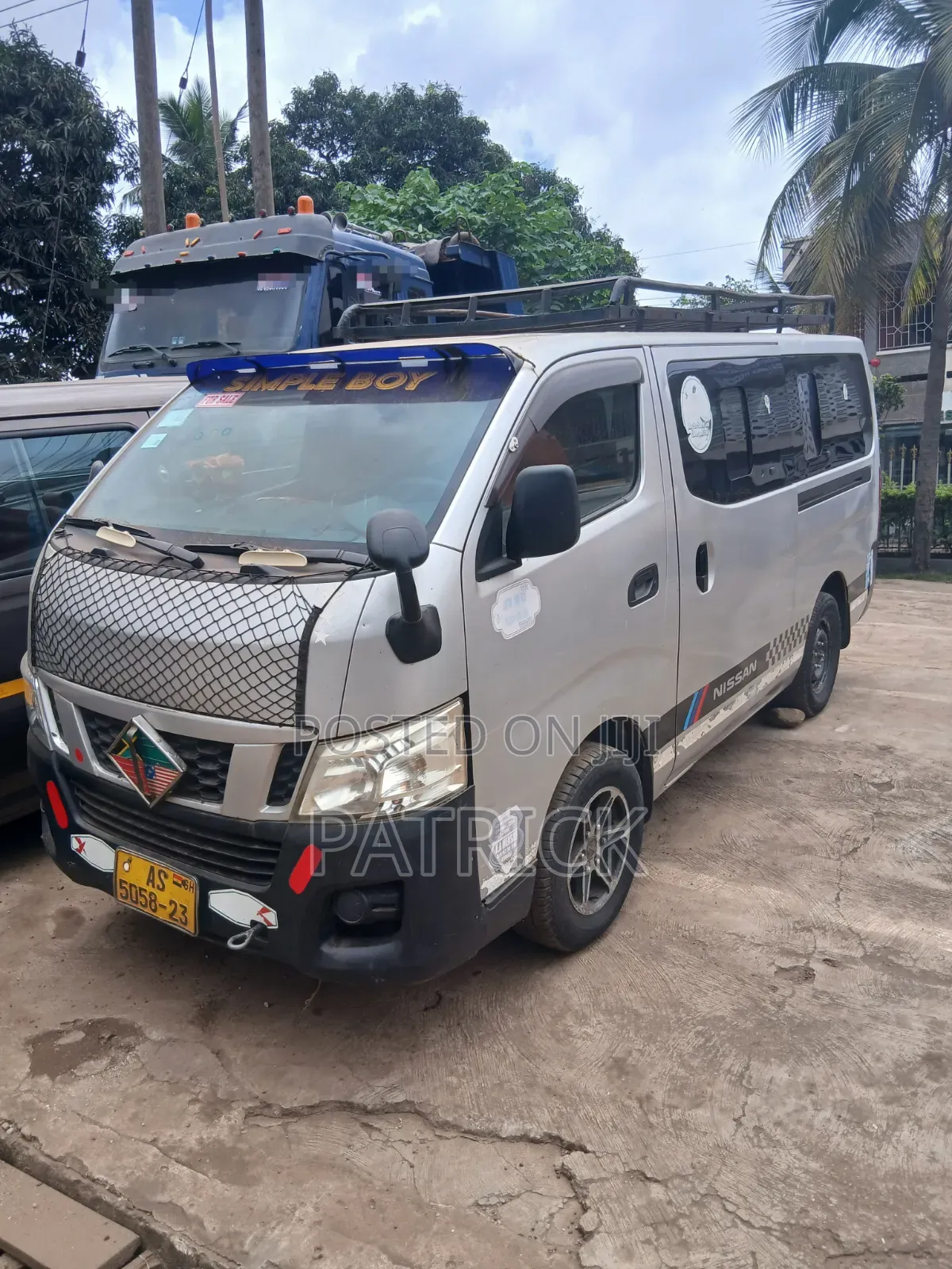 Nissan Caravan (Urvan) 2015 Silver