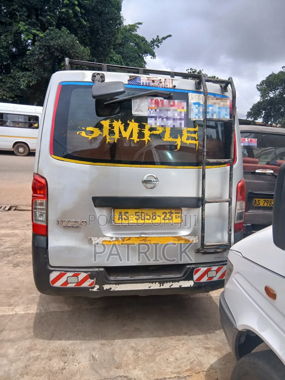 Nissan Caravan (Urvan) 2015 Silver