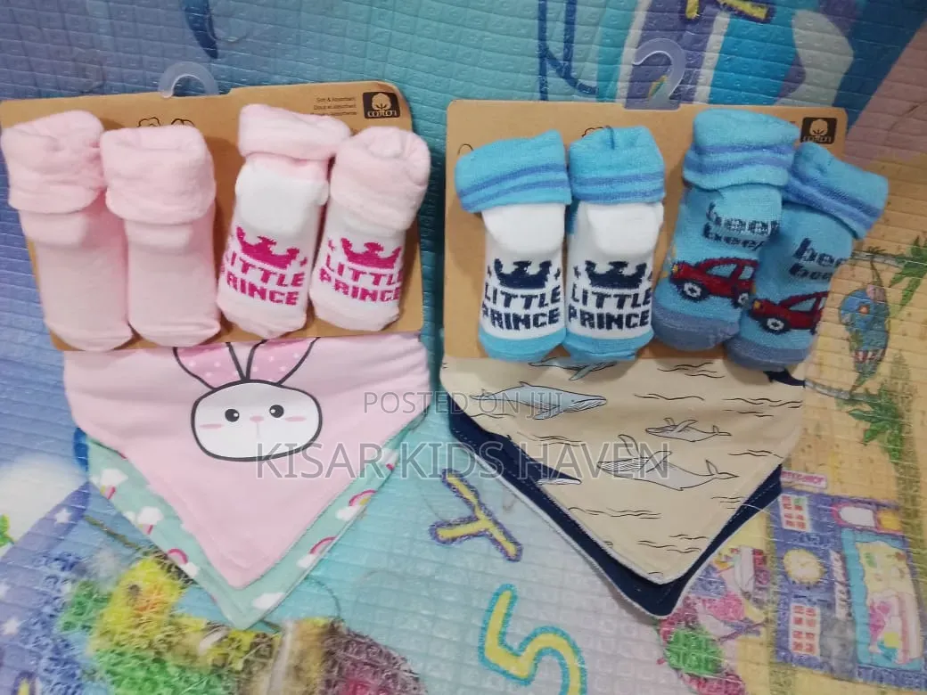 Bibs and Socks 0 to 9months ( Price Per Pack)