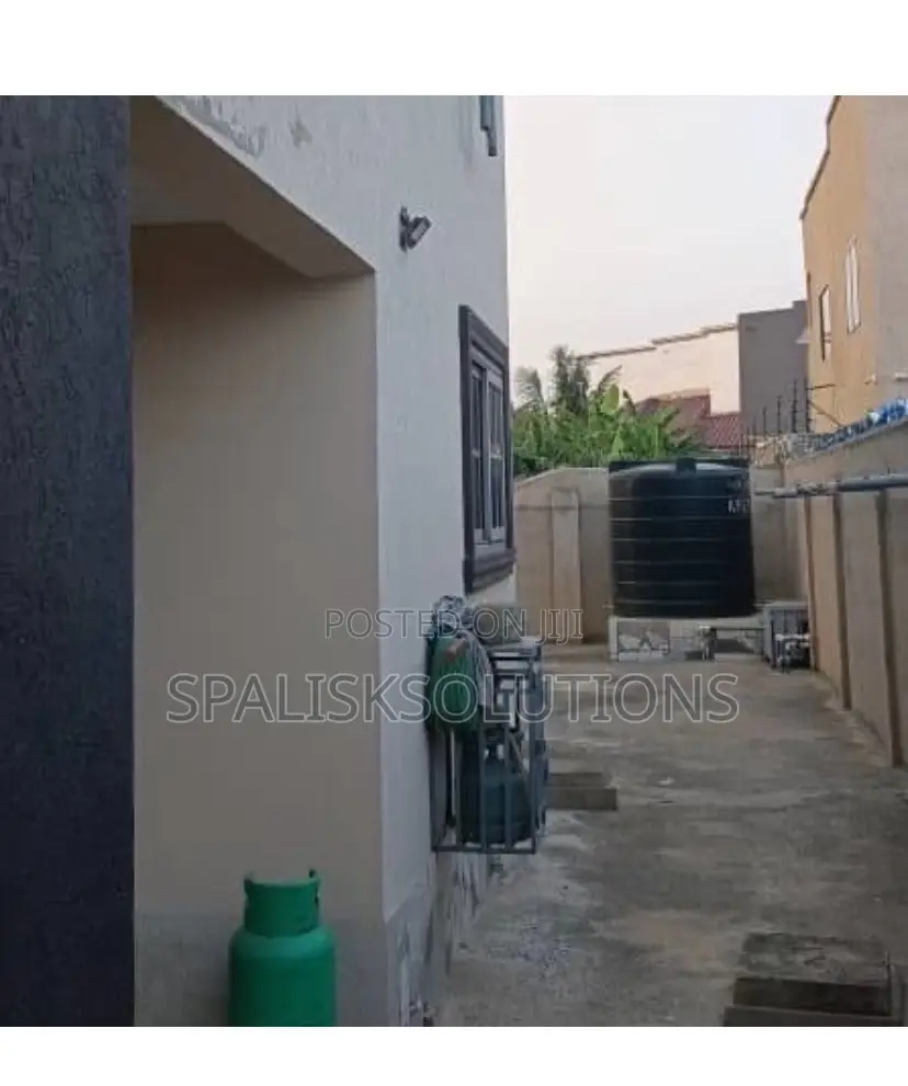 4bdrm House in Community 9, Tema Metropolitan for sale