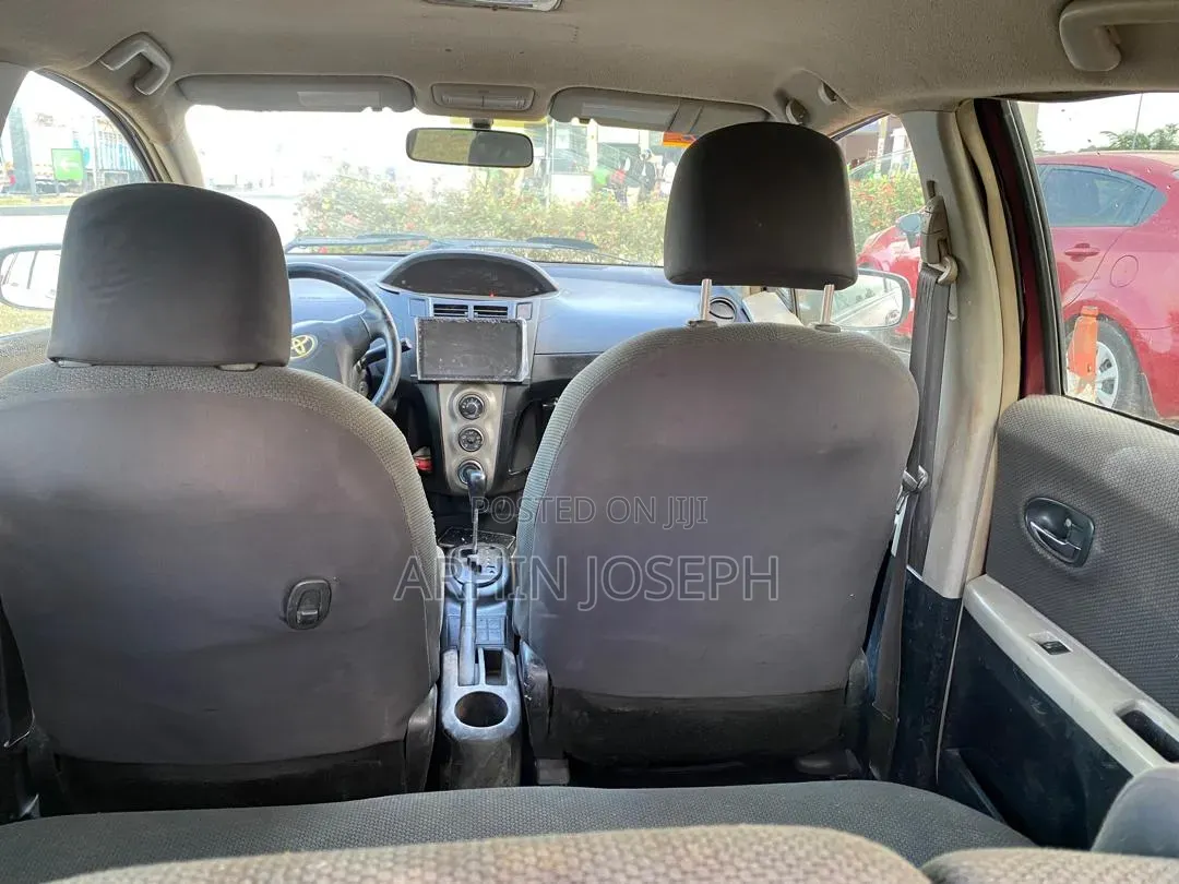 Toyota Vitz 2010 Black