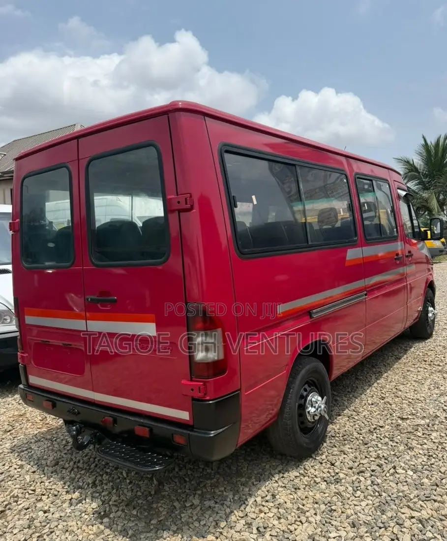 Mercedes-Benz Sprinter 2005 Red