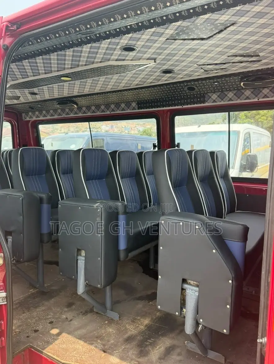 Mercedes-Benz Sprinter 2005 Red