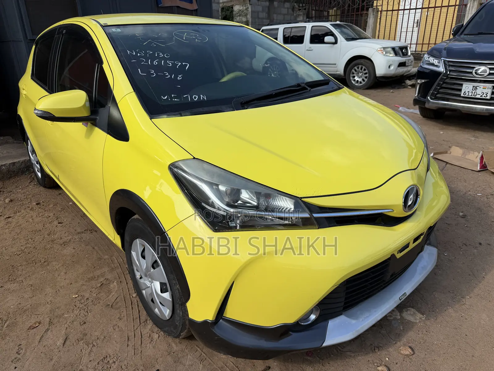 Toyota Vitz 1.3 FWD 5dr 2015 Yellow