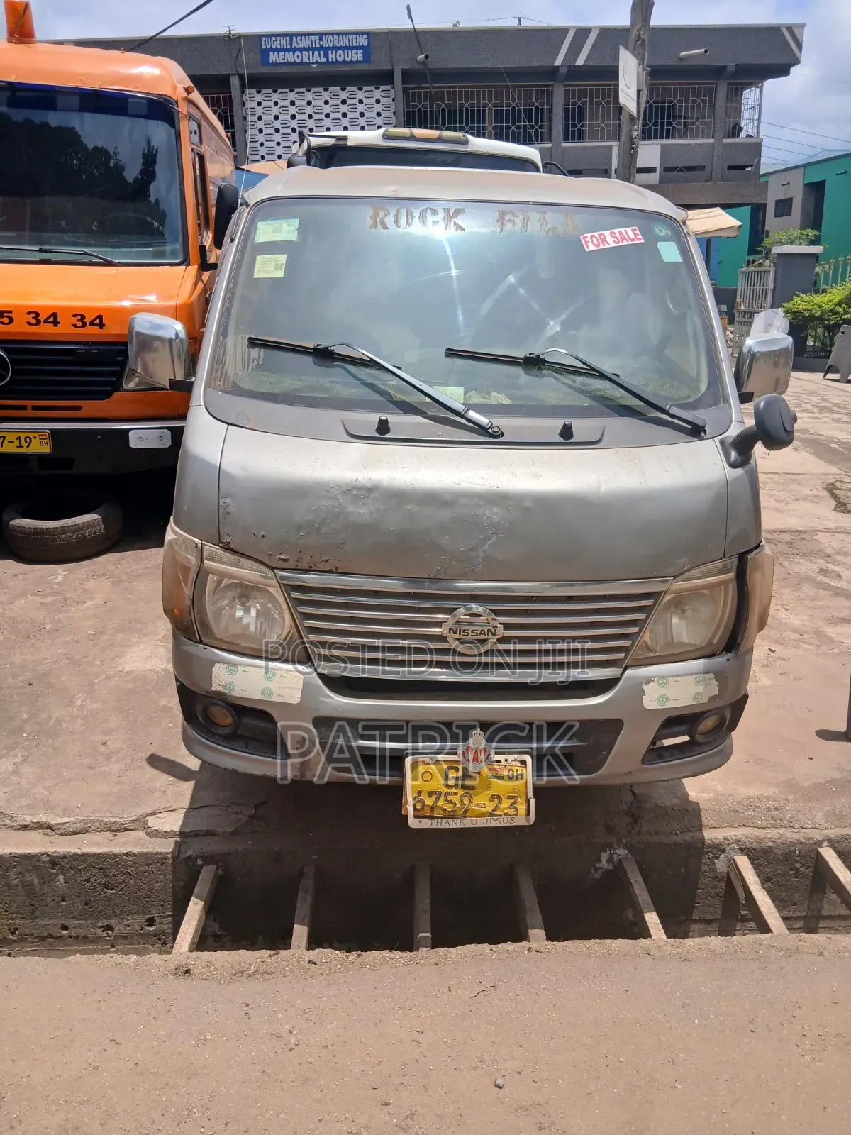 Nissan Caravan (Urvan) 2010 Grey