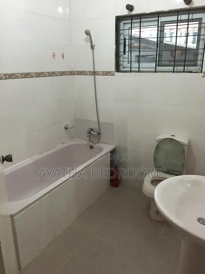 3bdrm House in Modern Properties, Sakumono for rent