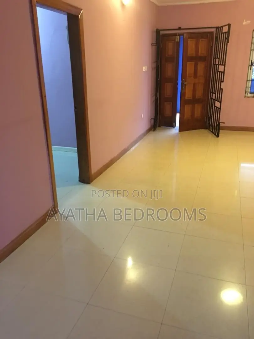 3bdrm House in Modern Properties, Sakumono for rent