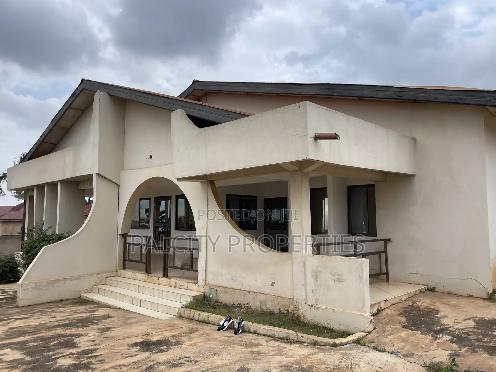 5bdrm House in Atonsu Palcity, Kumasi Metropolitan for rent