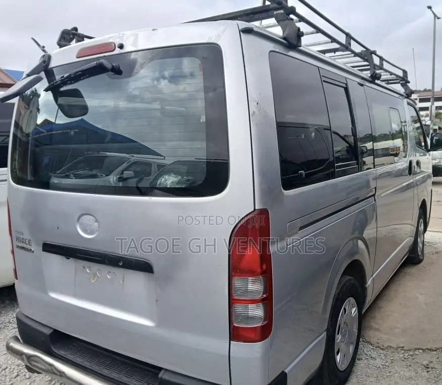 Toyota HiAce 2013 Grey