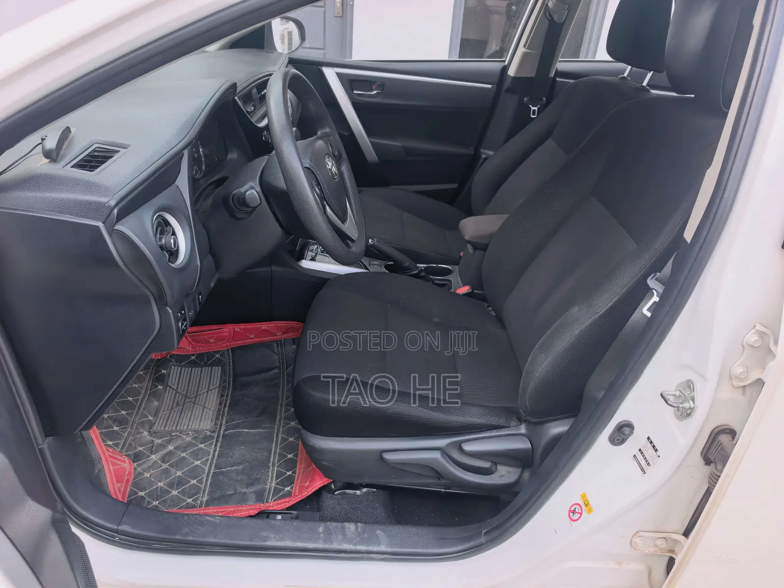 Toyota Corolla SE 4dr Sedan (1.8L 4cyl CVT) 2017 White