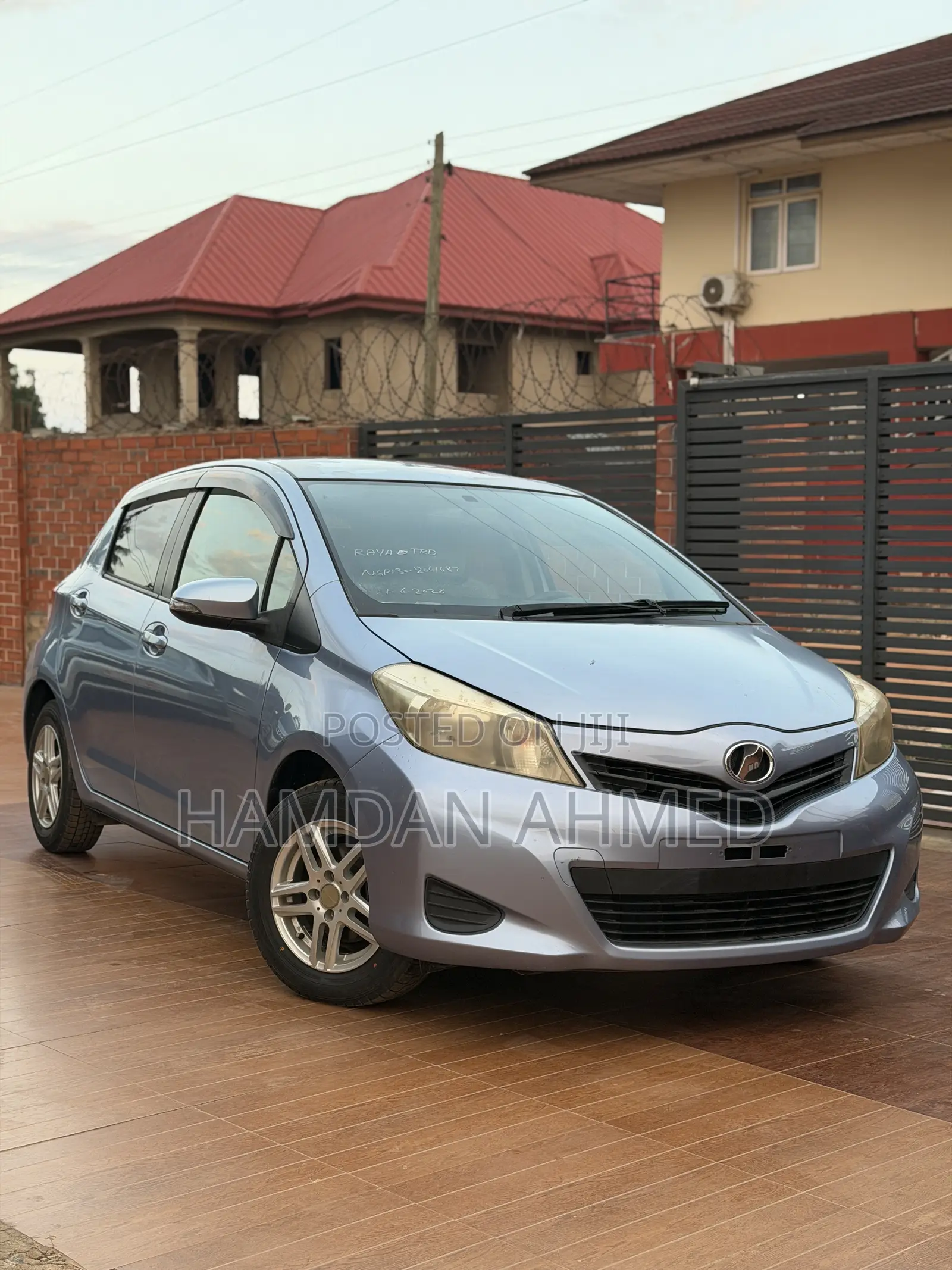 Toyota Vitz 1.3 FWD 5dr 2012 Blue