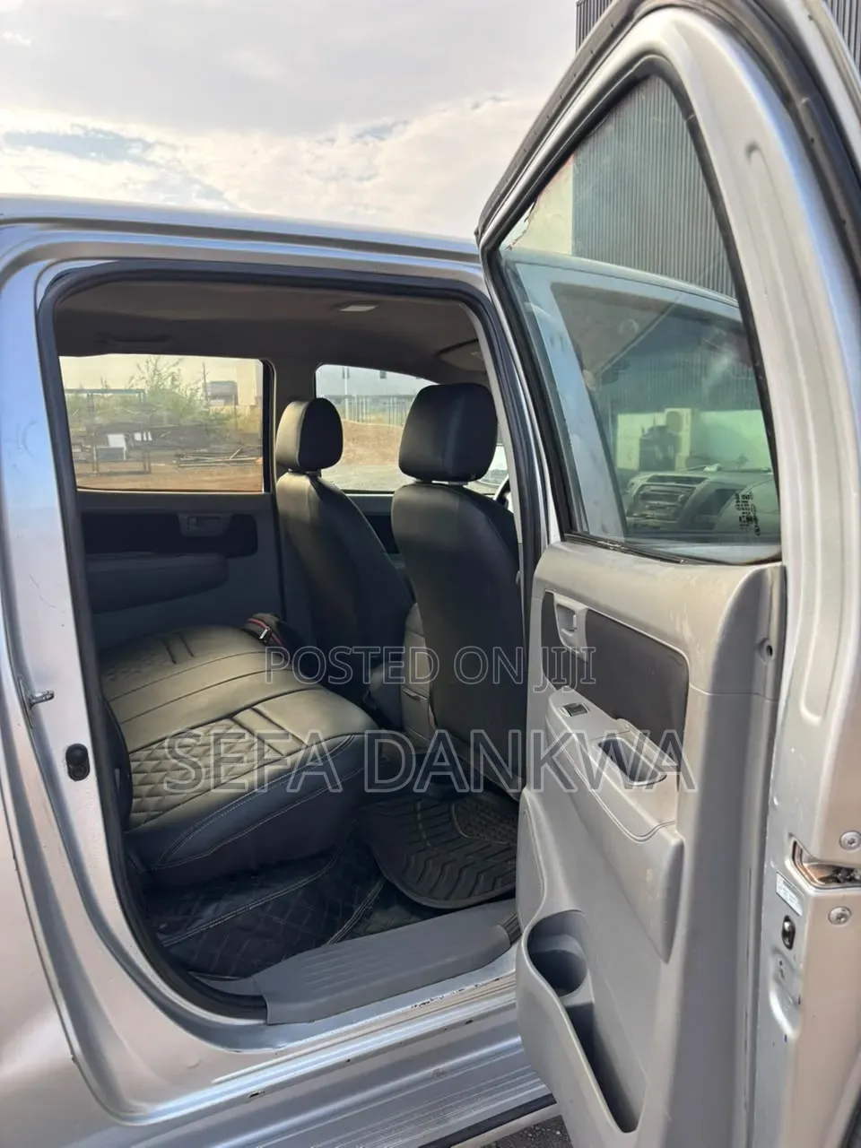 Toyota Hilux 2010 Silver