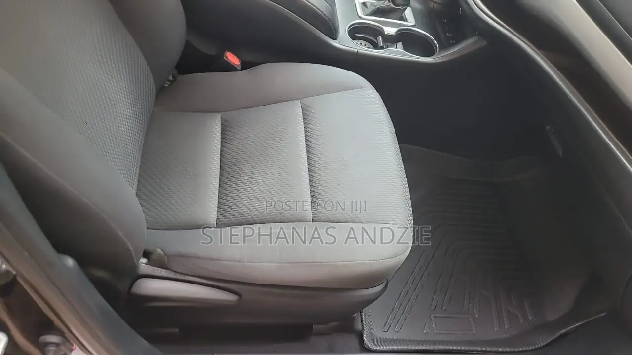 Toyota Highlander LE 4x4 V6 (3.5L 6cyl 8A) 2018 Black