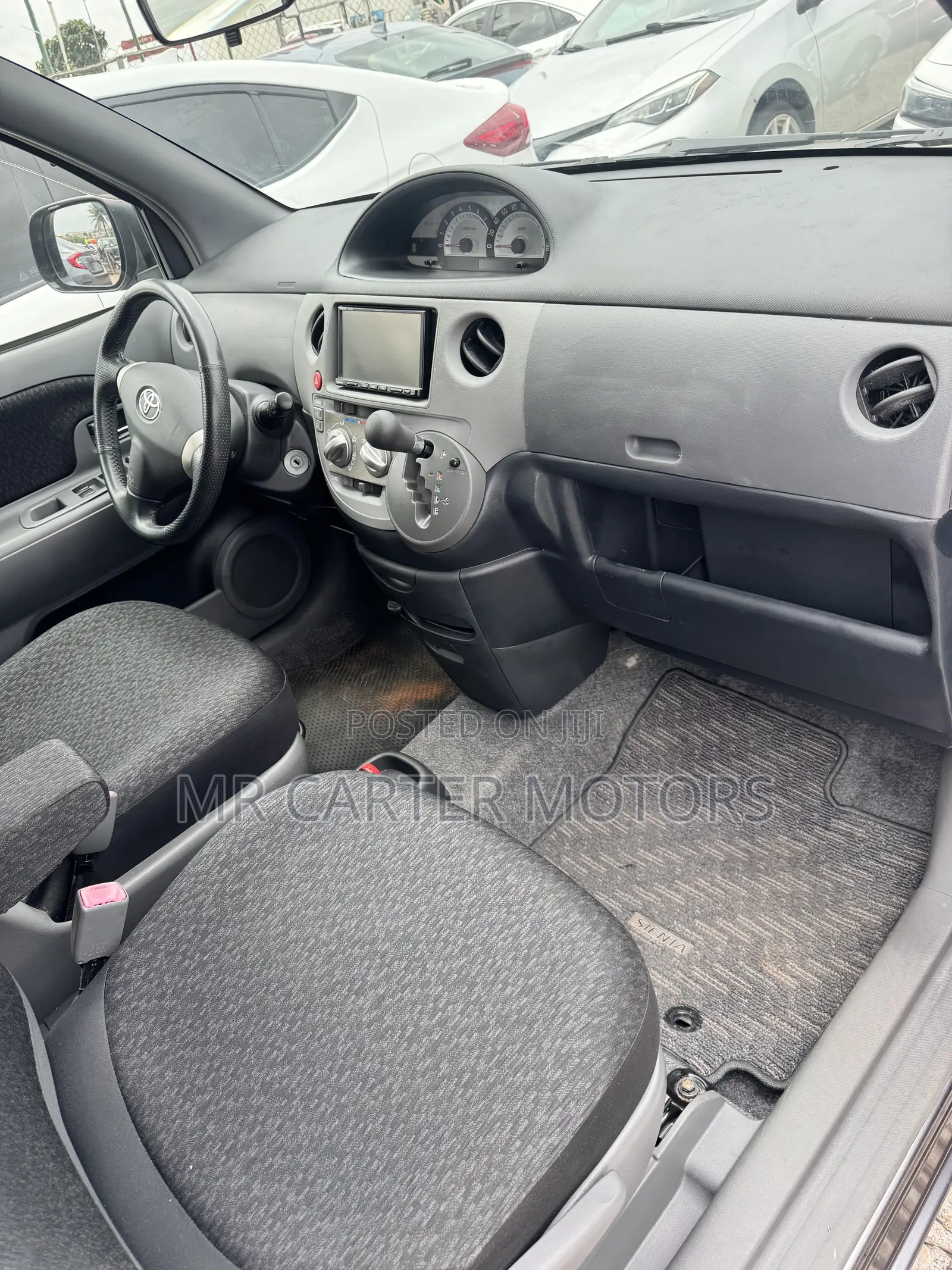 Toyota Sienta 1.5 AWD 2012 Beige