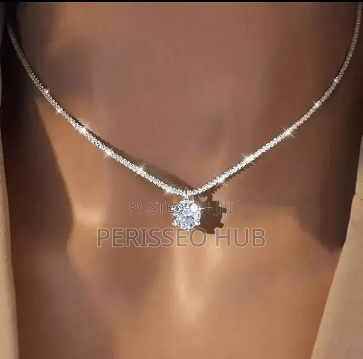 Sparkling Rhinestone Pendant Necklace