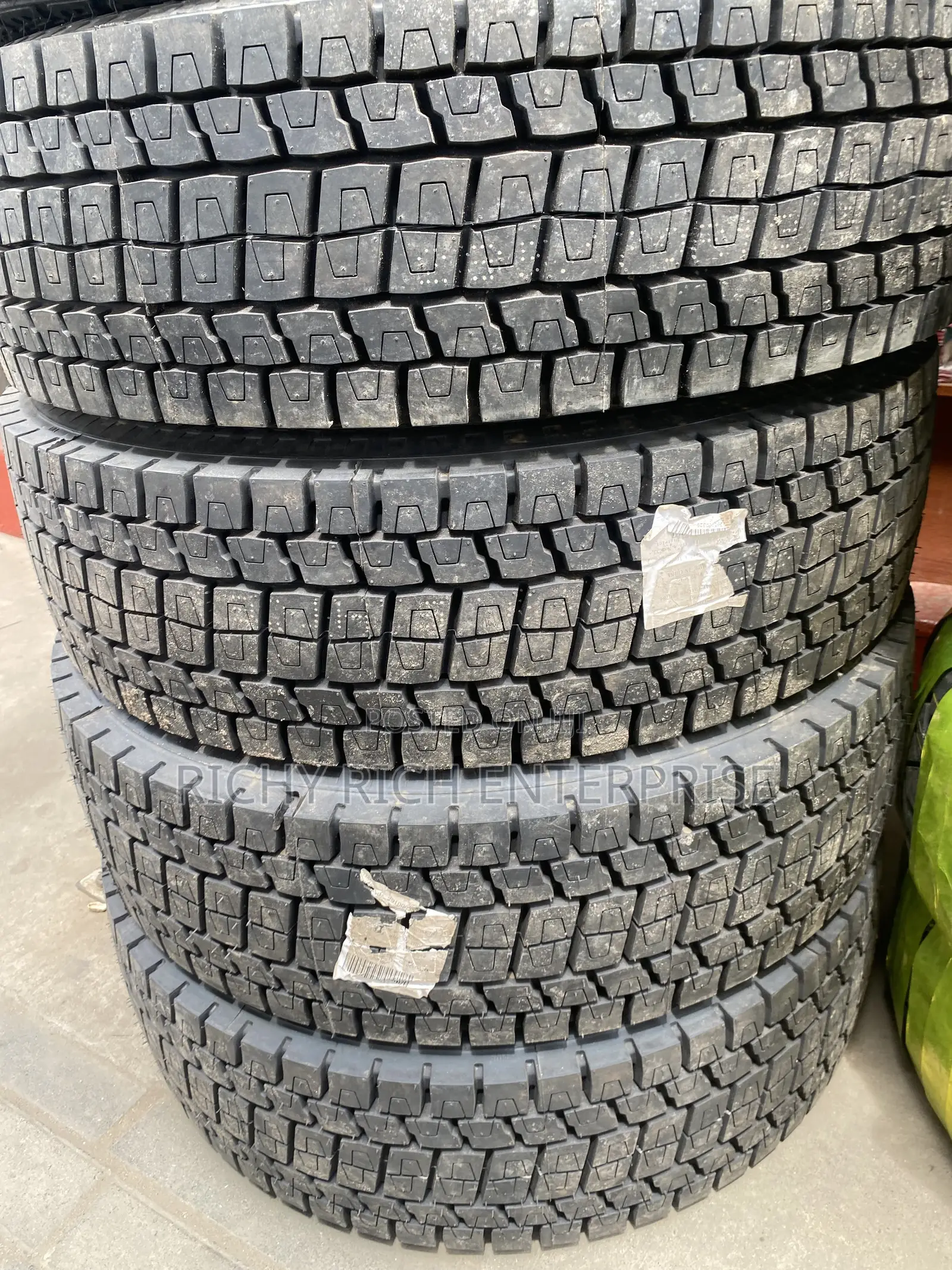 285/70r19.5 Tyres