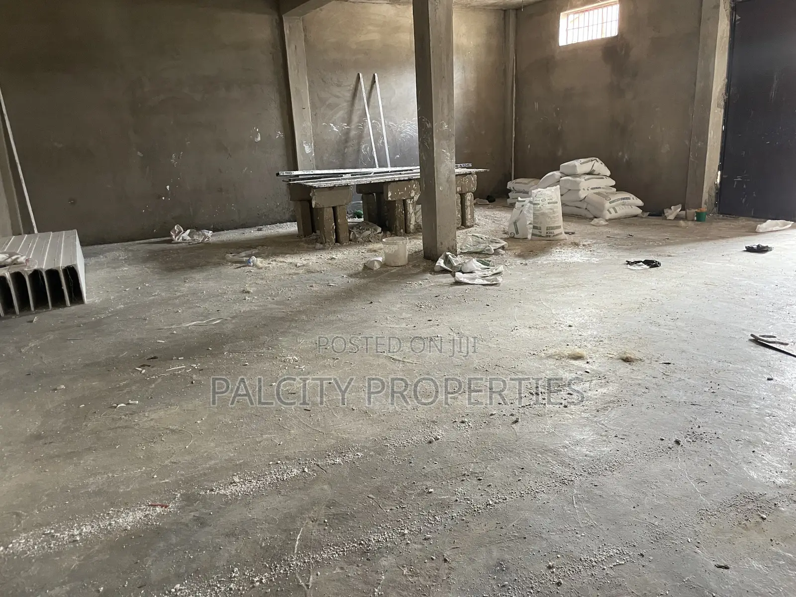 Mini Warehouse for Rent Near Adum