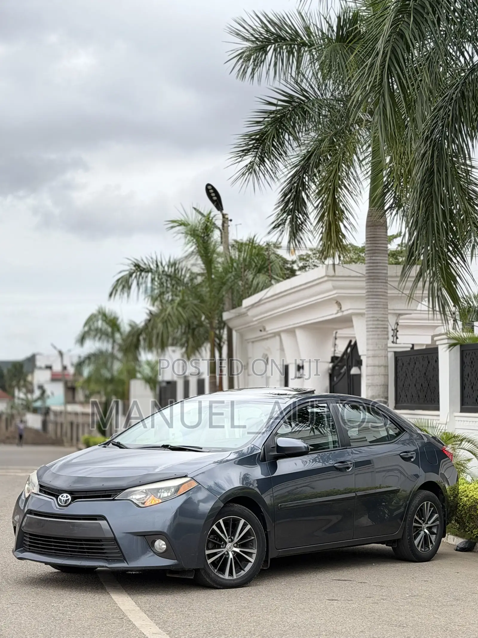 Toyota Corolla LE Premium 4dr Sedan (1.8L 4cyl CVT) 2016 Gray
