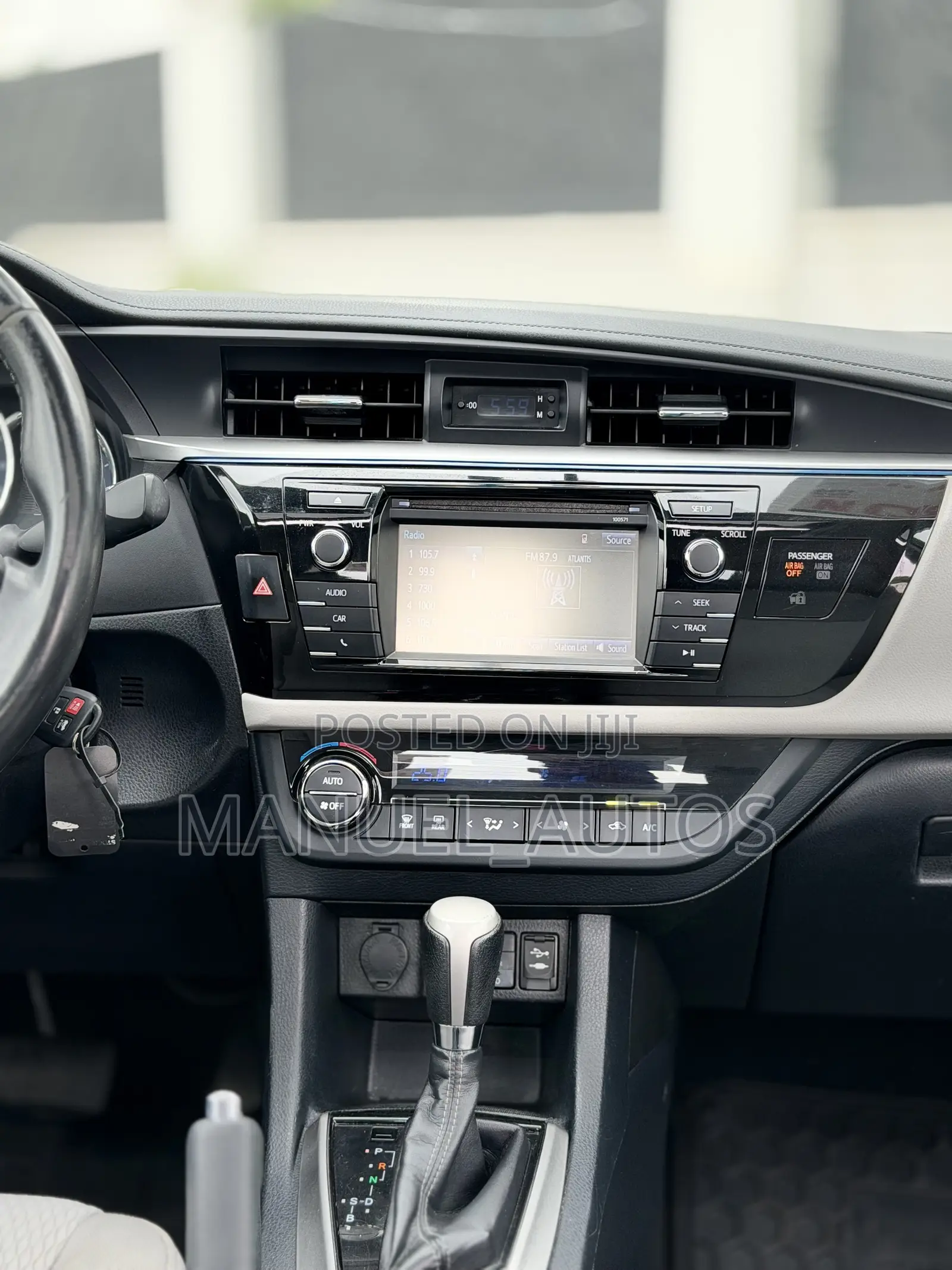 Toyota Corolla LE Premium 4dr Sedan (1.8L 4cyl CVT) 2016 Gray