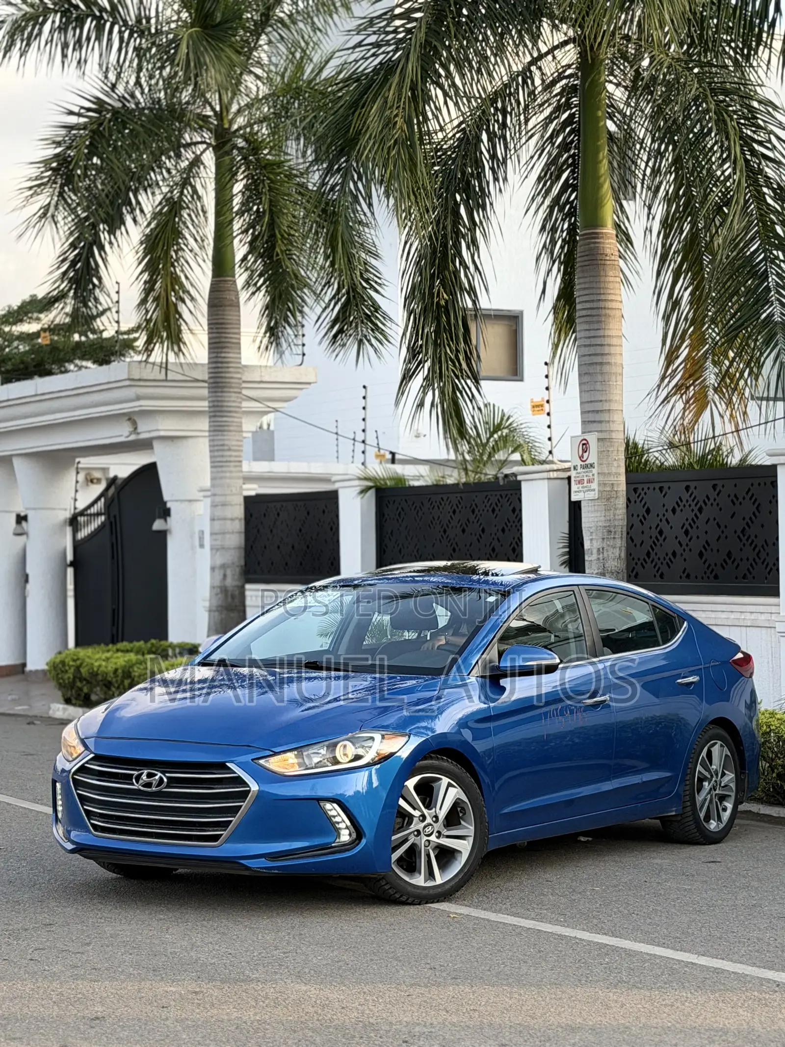 Hyundai Elantra Limited Sedan FWD (2.0L 4cyl 6A) 2017 Blue