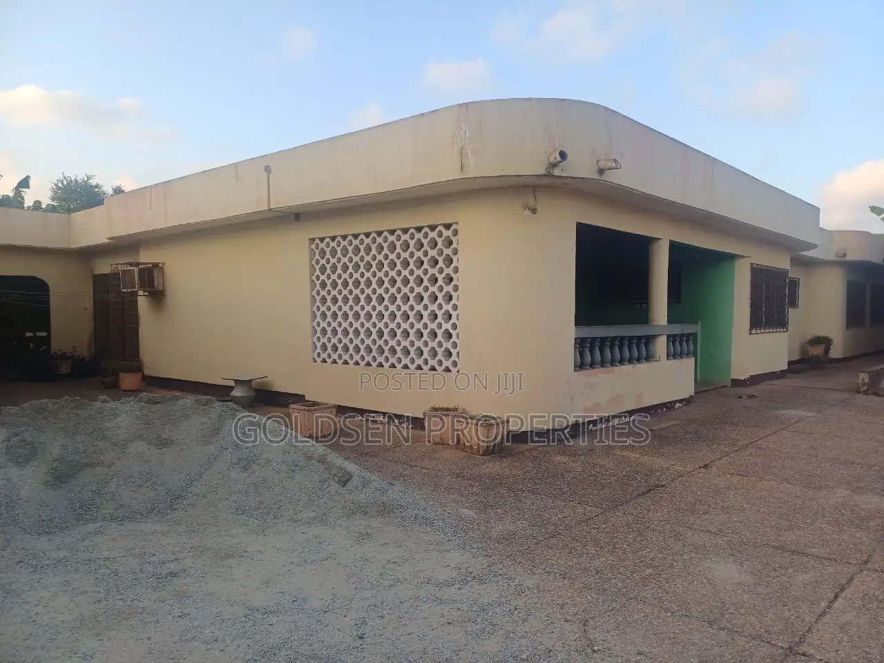 5bdrm House in Cfc, Mile 7 for sale