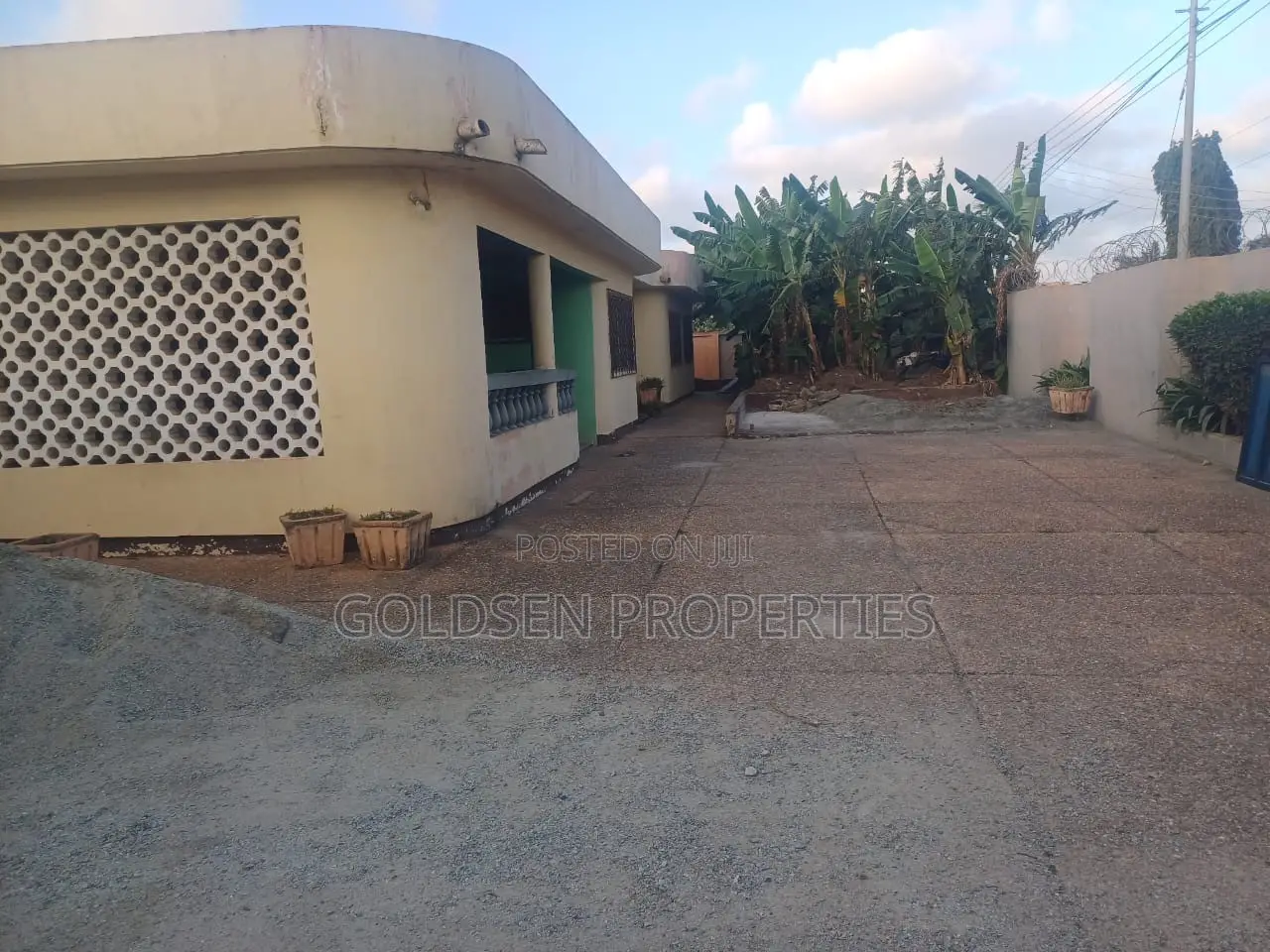 5bdrm House in Cfc, Mile 7 for sale