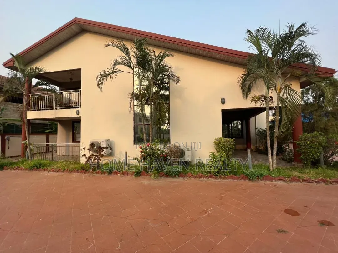 5bdrm House in Weija Scc Dvla for sale