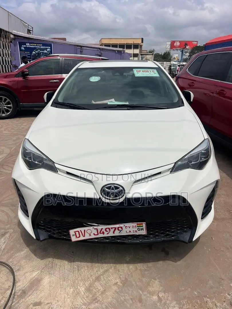 Toyota Corolla SE (1.8L 4cyl 2A) 2019 White