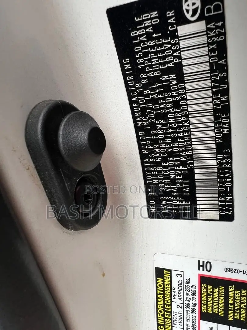 Toyota Corolla SE (1.8L 4cyl 2A) 2019 White