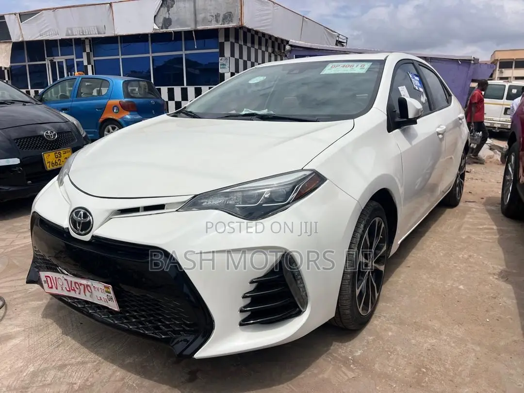 Toyota Corolla SE (1.8L 4cyl 2A) 2019 White