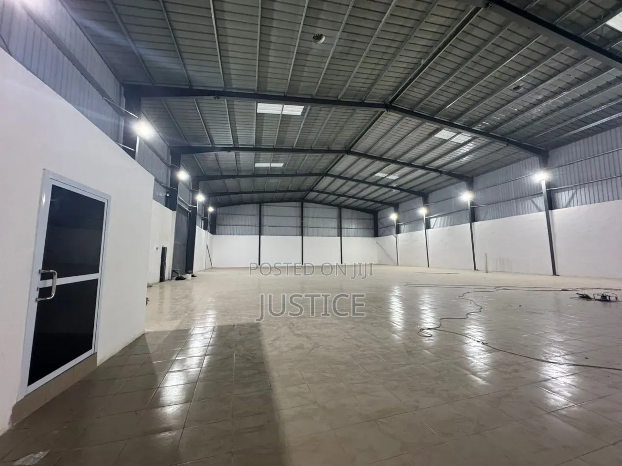 1300 Square Meter Warehouse Kisseman